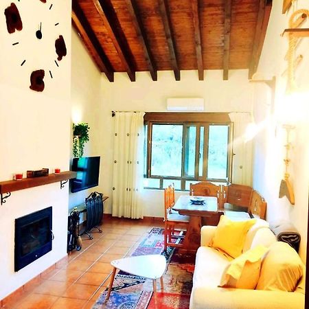 شقة La Casita De La Montana Alba de los Cardaños المظهر الخارجي الصورة